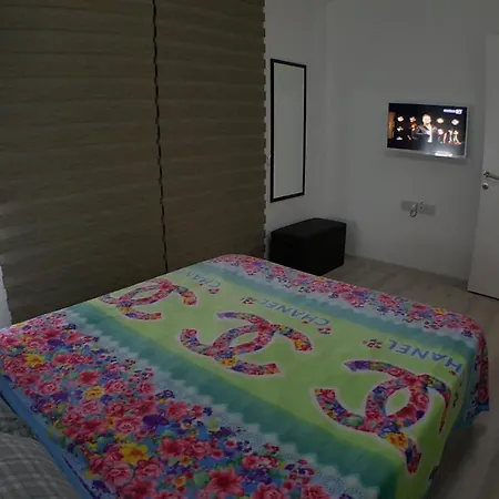 New Fabulous Flat In The Heart Of Kyrenia 아파트 *